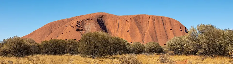 Australia — Petermann Ranges (AU), Uluru-Kata Tjuta National Park, Uluru -- 2019 -- 3602-6