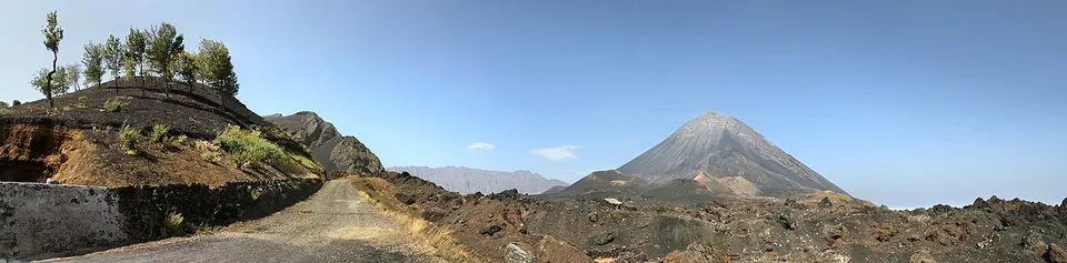 Cabo Verde — Road to caldera in Fogo & Pico de Fogo, 2010 12