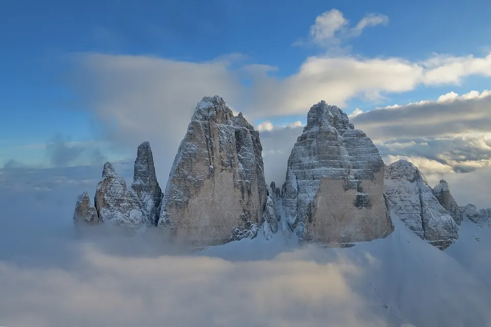 Italy — Drei Zinnen Tre Cime di Lavaredo Dolomites