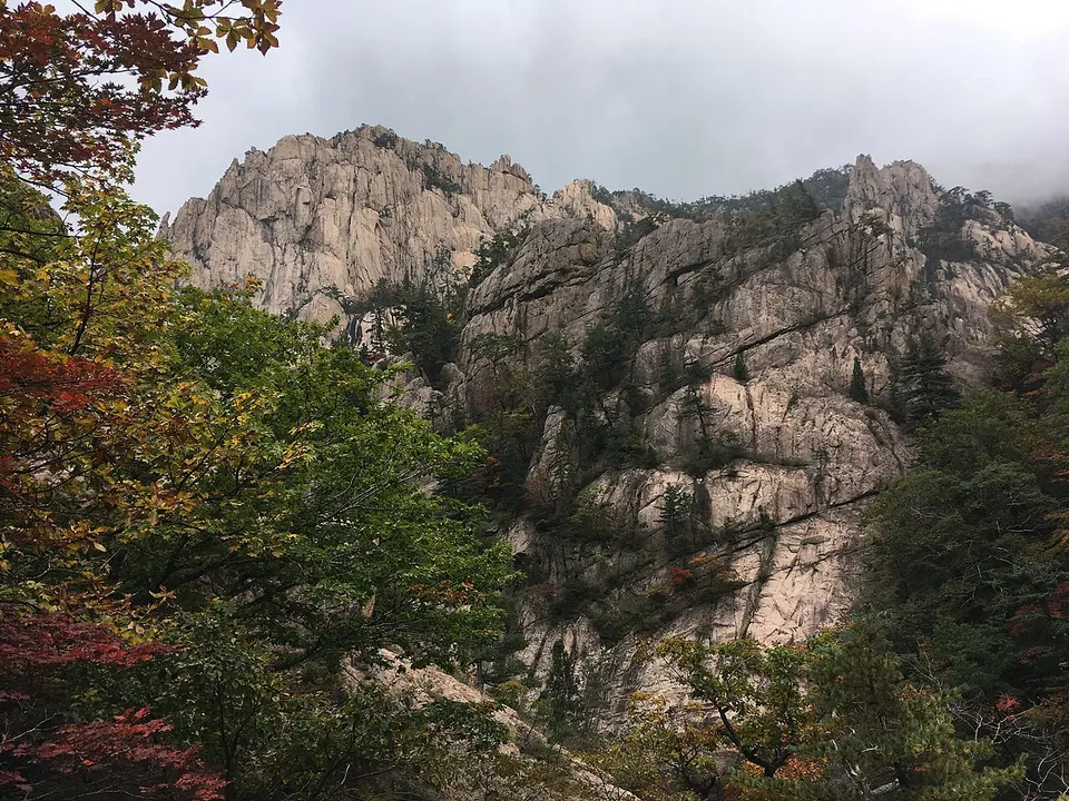 South Korea — Landscape in Seoraksan National Park 1