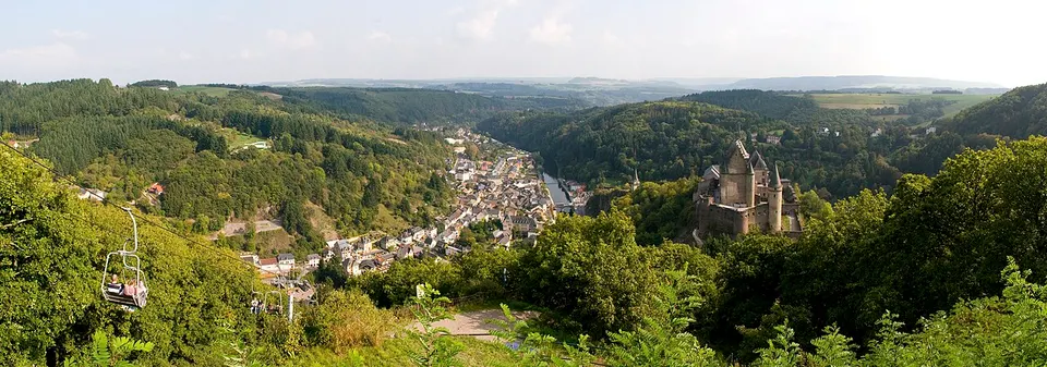 Luxembourg — Panorama of Vianden, Luxembourg (3940122601)