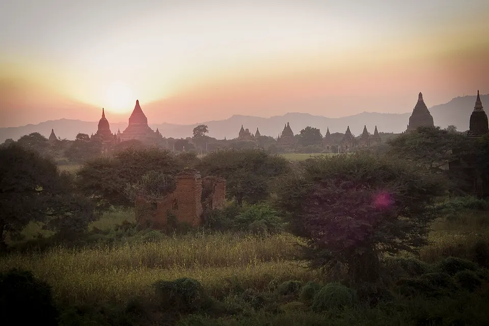Myanmar — A Bagan Sunset