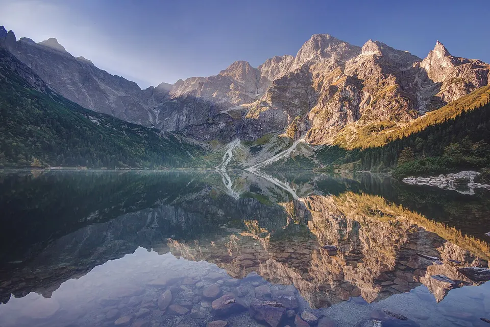 Poland — Morskie Oko o poranku