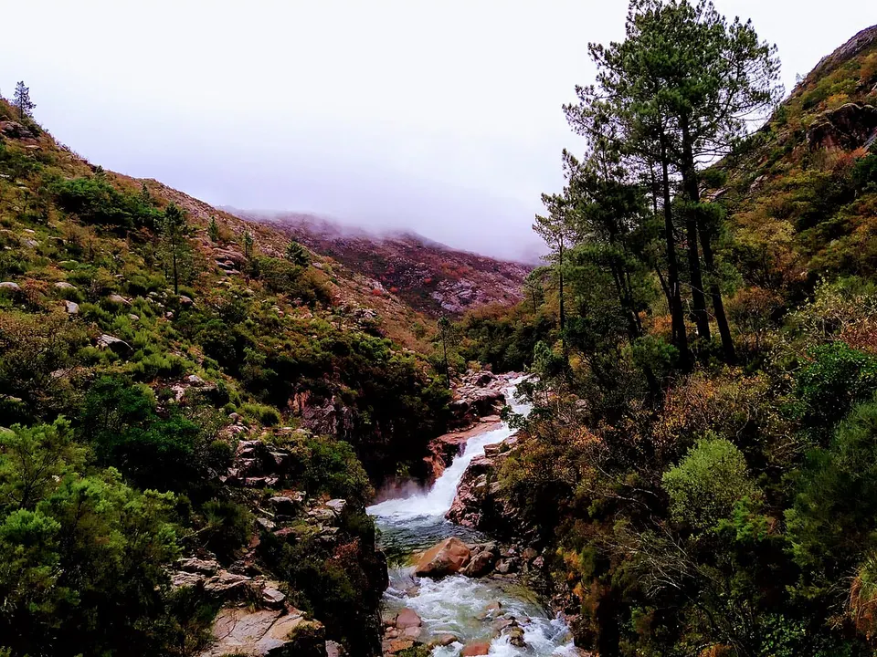 Portugal — Paisagem do Parque Nacional da Peneda - Gerês 07