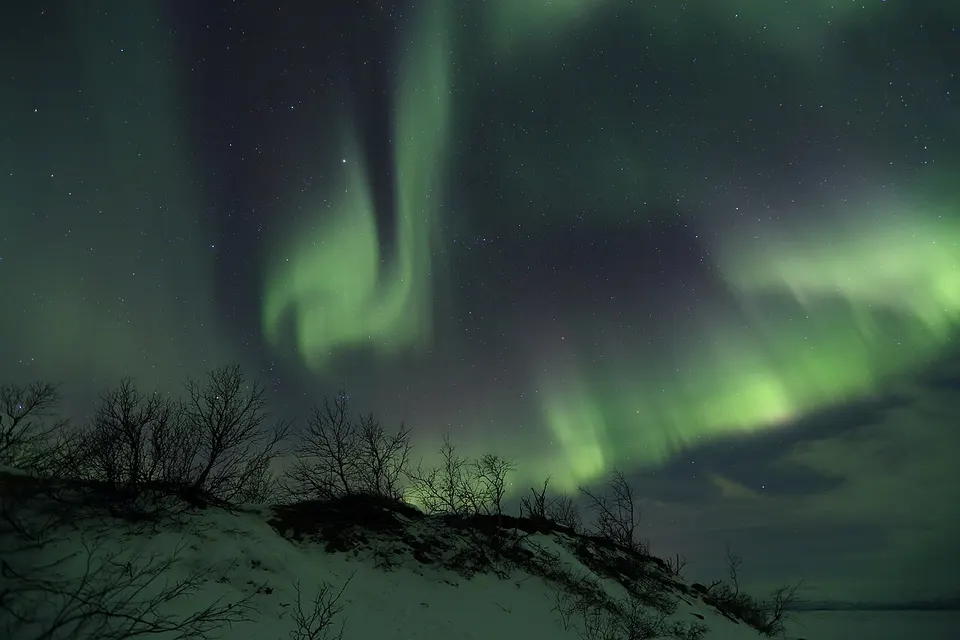 Sweden — Aurora in Abisko near Torneträsk