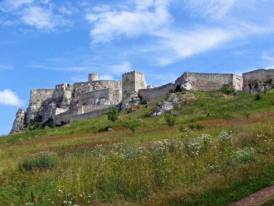 Slovakia — Spis Castle 01