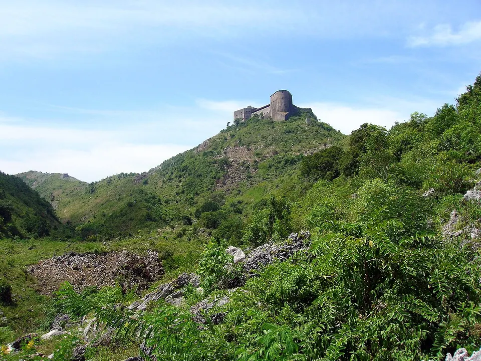 Approche de la citadelle (1082440467) — Département du Nord, Haiti