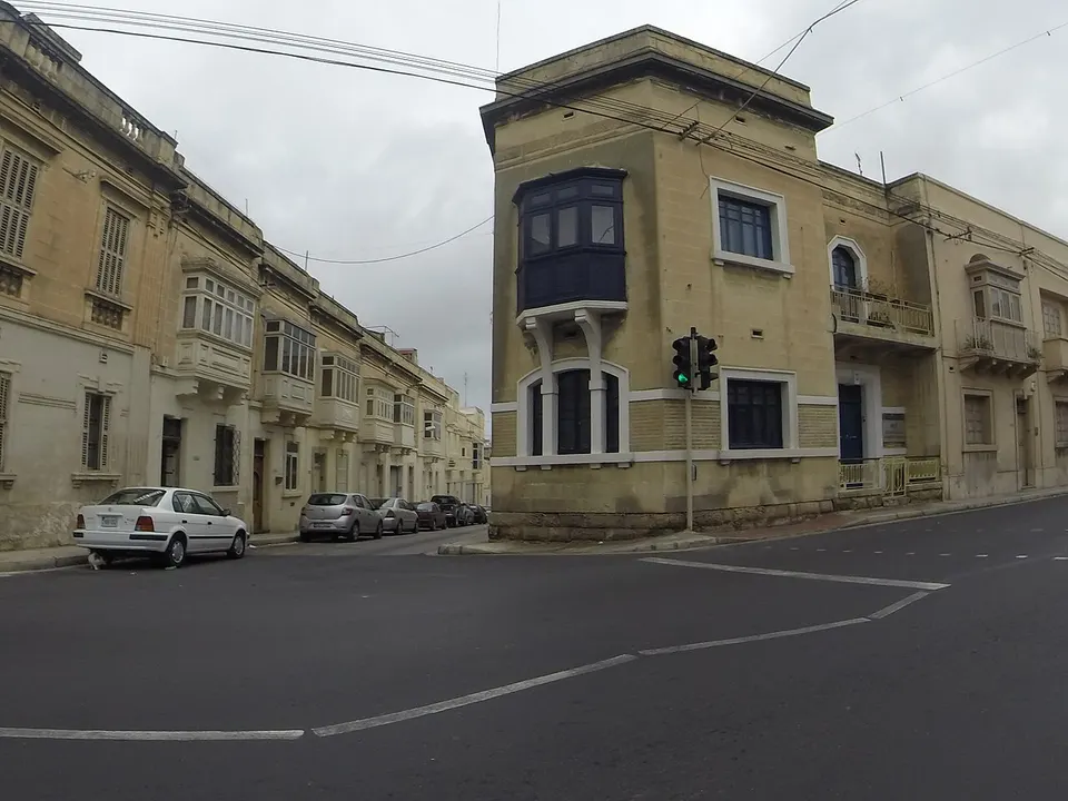 Town street and stone buildings — Birkirkara, Malta