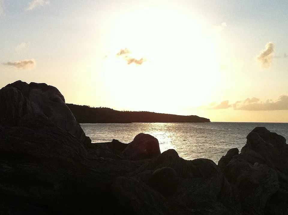Rocky coastline at sunset — Holguín, Cuba