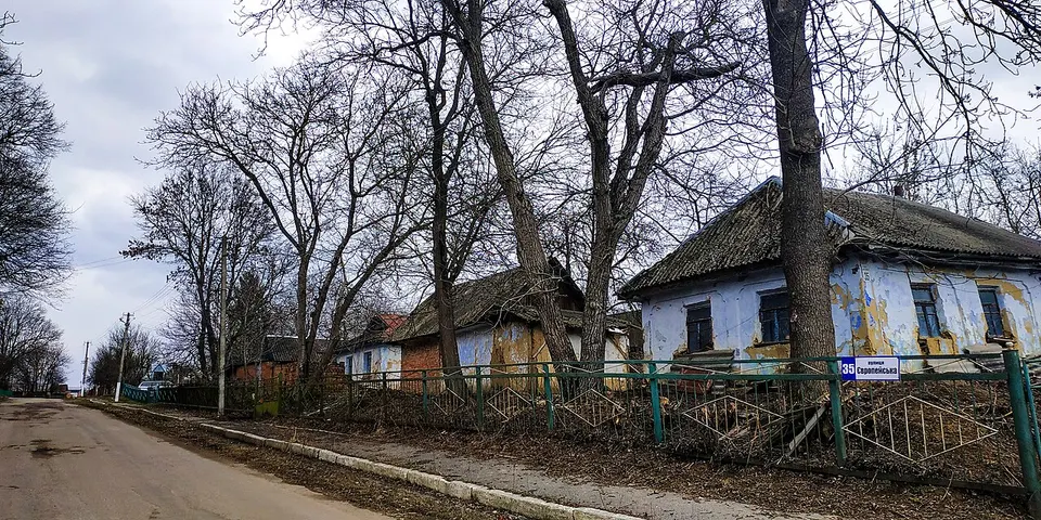 Скаржинці (Хмельницький район), покинуті будинки на вулиці Європейській — Khmelnytskyi Oblast, Ukraine