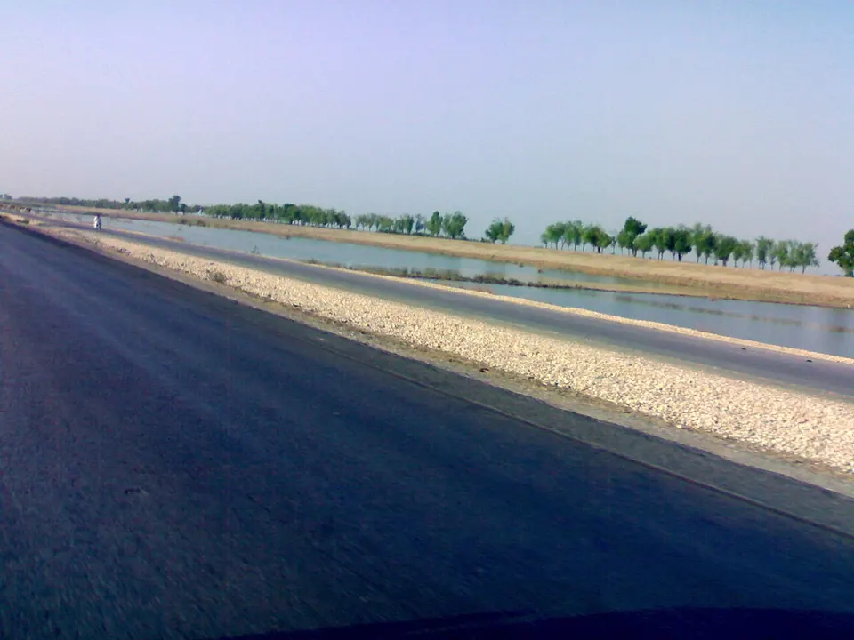 National Highway - panoramio - kamran.solangi — Sindh, Pakistan