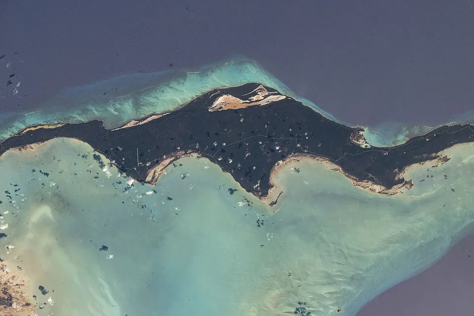 Acklins Island (iss071e365062) — Acklins, Bahamas