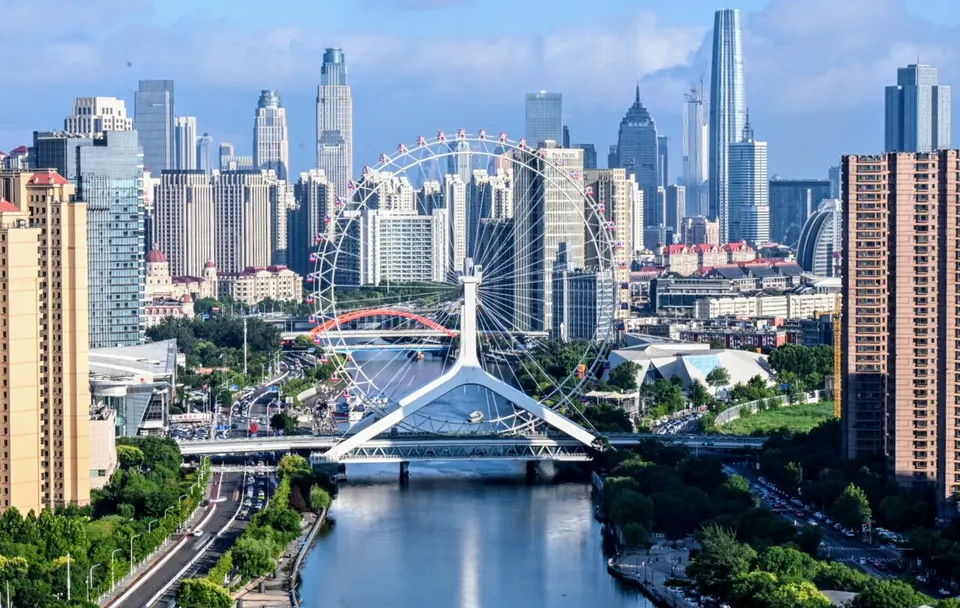 City skyline and river — Tianjin Municipality, China