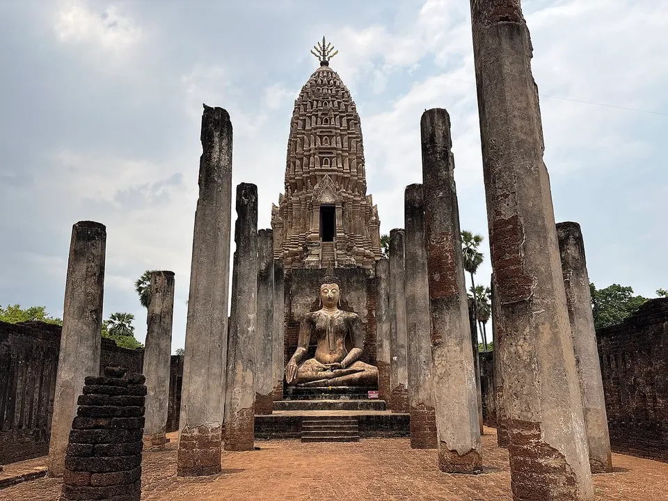 Chaliang - Wat Phra Si Rattana Mahathat วัดพระศรีรัตนมหาธาตุ เชลียง (2026) - img 01 — Sukhothai Province, Thailand