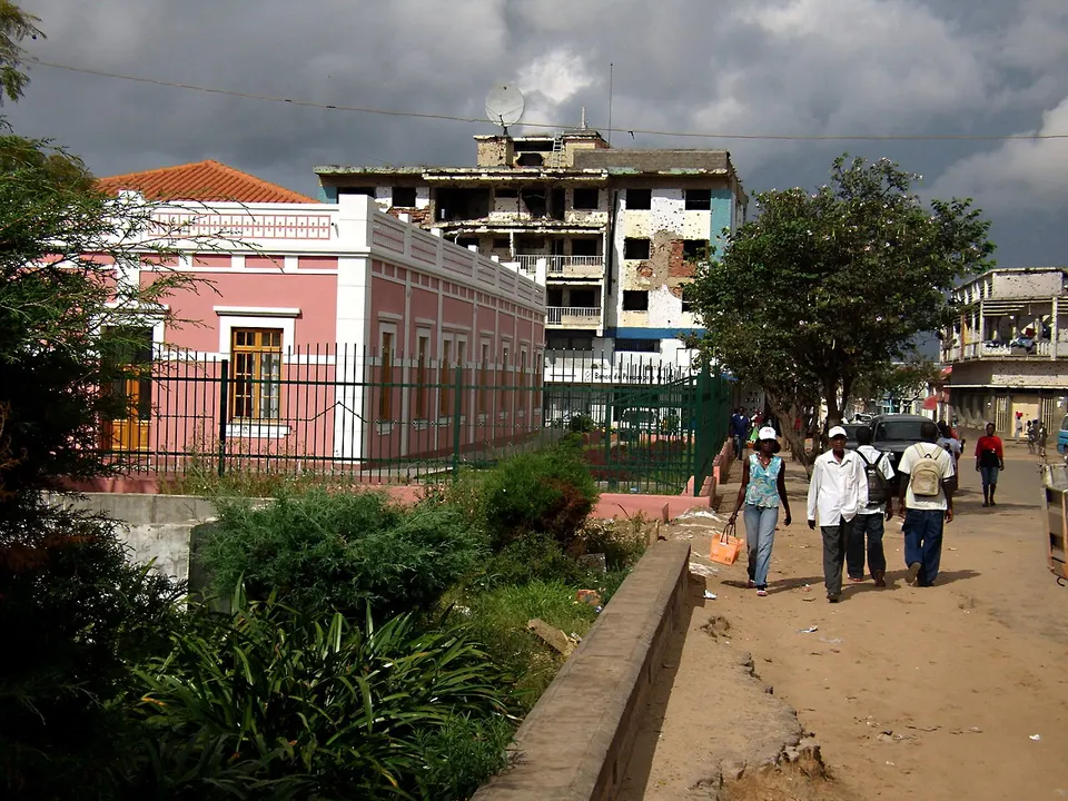 Antítese - panoramio — Bié, Angola