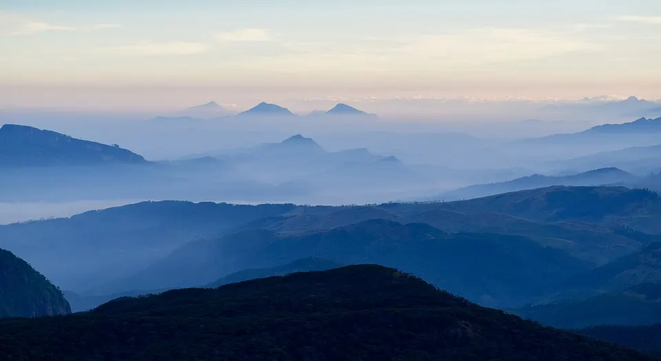 View from Sri Paadha Mountain Peak Sri Lanka — Sabaragamuwa Province, Sri Lanka