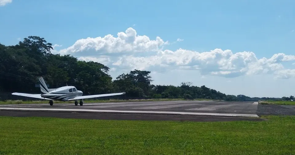Pista Aeropuerto de Retalhuleu — Retalhuleu, Guatemala