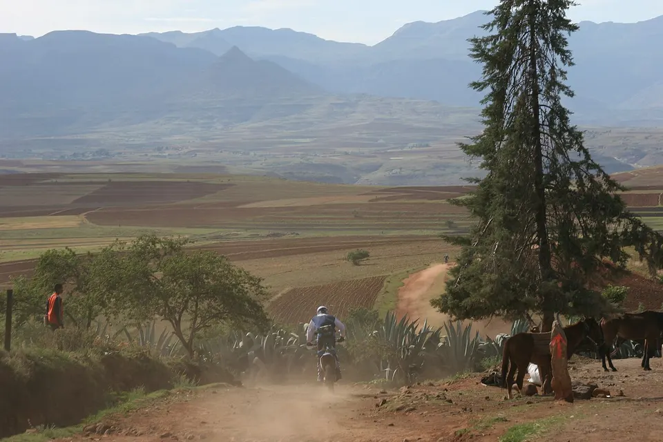 Open fields and distant mountains — Mafeteng District, Lesotho