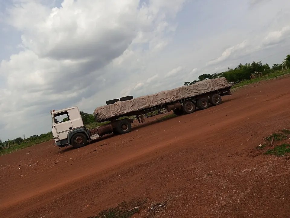 Un titan stationné — Plateau, Benin