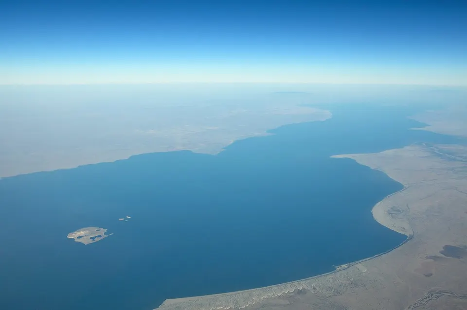 Kenya Aerial 2009-08-27 14-26-44 — Turkana, Kenya