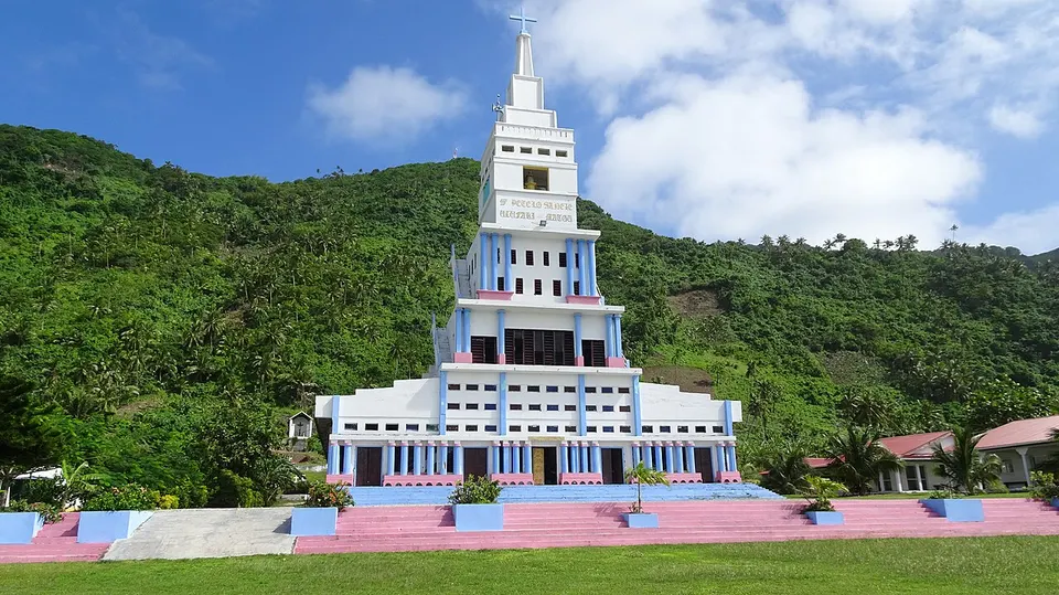 107 Kathedrale, Basilique St Pierre-Chanel in Poi — Alo, Wallis and Futuna
