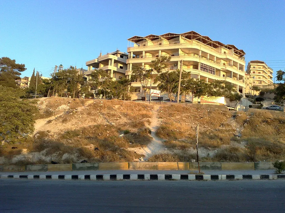 في منتصف طريق الجبل - panoramio — Idleb, Syria