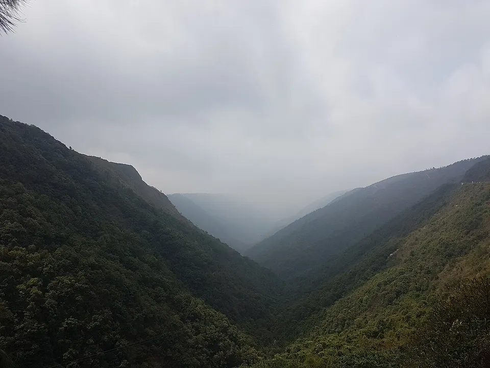 View from Mawkdok Dympep Valley View Point, Cherrapunji, Meghalaya, India in April 2017 — Meghālaya, India