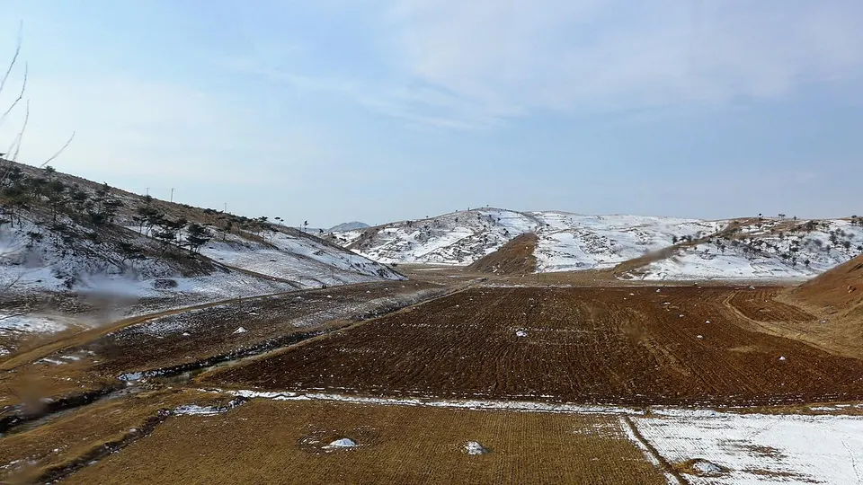 Photo from Mapillary 2014-02-14 (1052670882196730) — North Hwanghae, North Korea