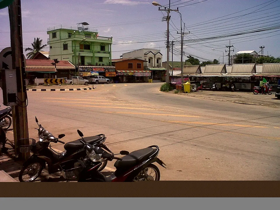 Kut Din Chi roundabout with market on right - panoramio — Nong Bua Lam Phu Province, Thailand