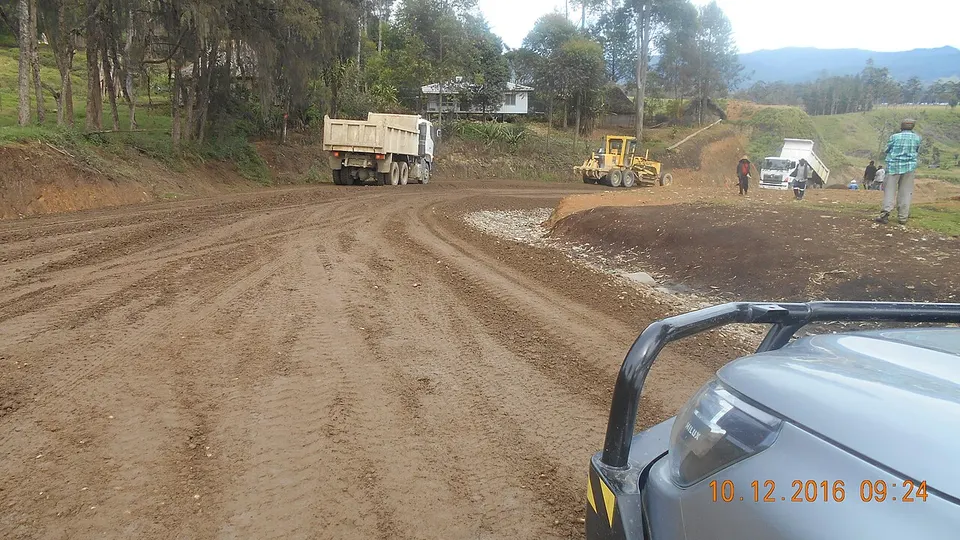Km54+840 Subbase placement — Western Highlands Province, Papua New Guinea