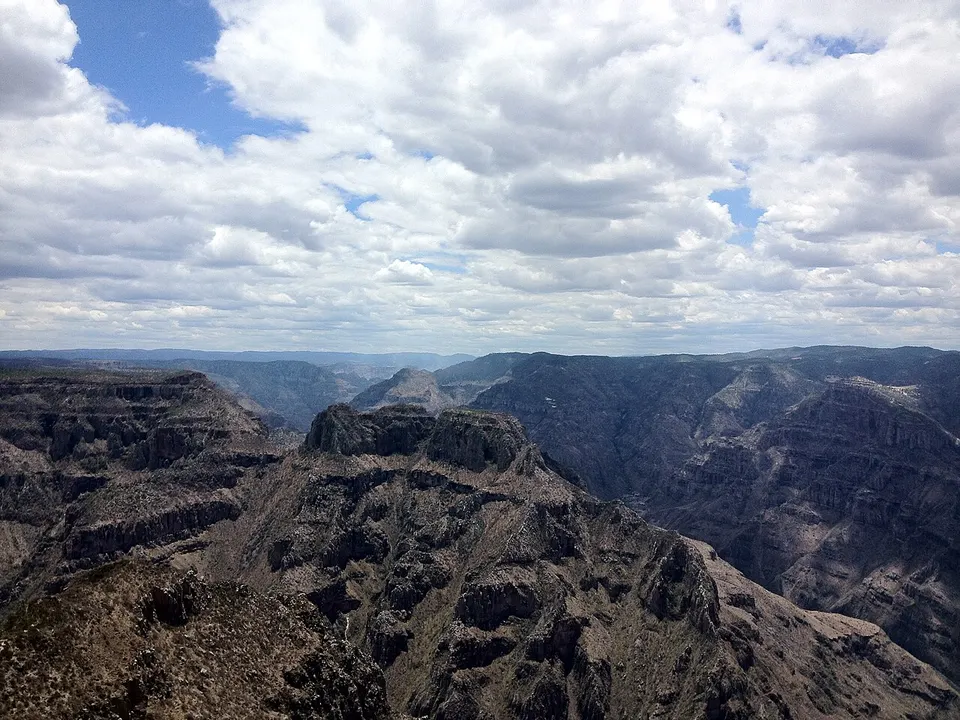 Rocky mountain canyon — Chihuahua, Mexico