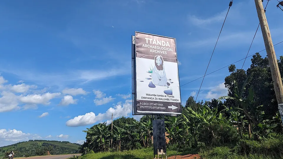 Ttanda Archaeological Pits - Ennyanga Za Walumbe Ttanda 01 — Central Region, Uganda