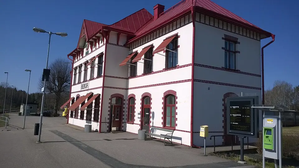 Berga station building - panoramio (1) — Kalmar län, Sweden