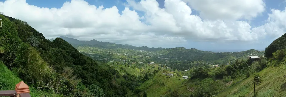 St. Vincent, Karibik - Kingstown - View of the Mesopotamia Valley - panoramio — Saint George, Saint Vincent and the Grenadines