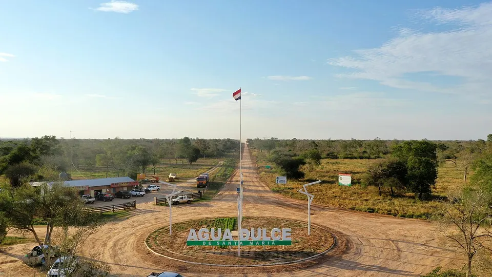 Rotonda de Agua Dulce de Santa María, Bahía Negra, Departamento de Alto Paraguay, Chaco — ALTO PARAGUAY, Paraguay