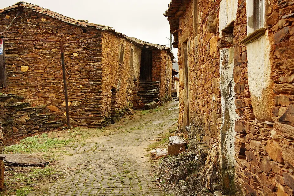 Rua de Martim Branco - panoramio — CASTELO BRANCO, Portugal