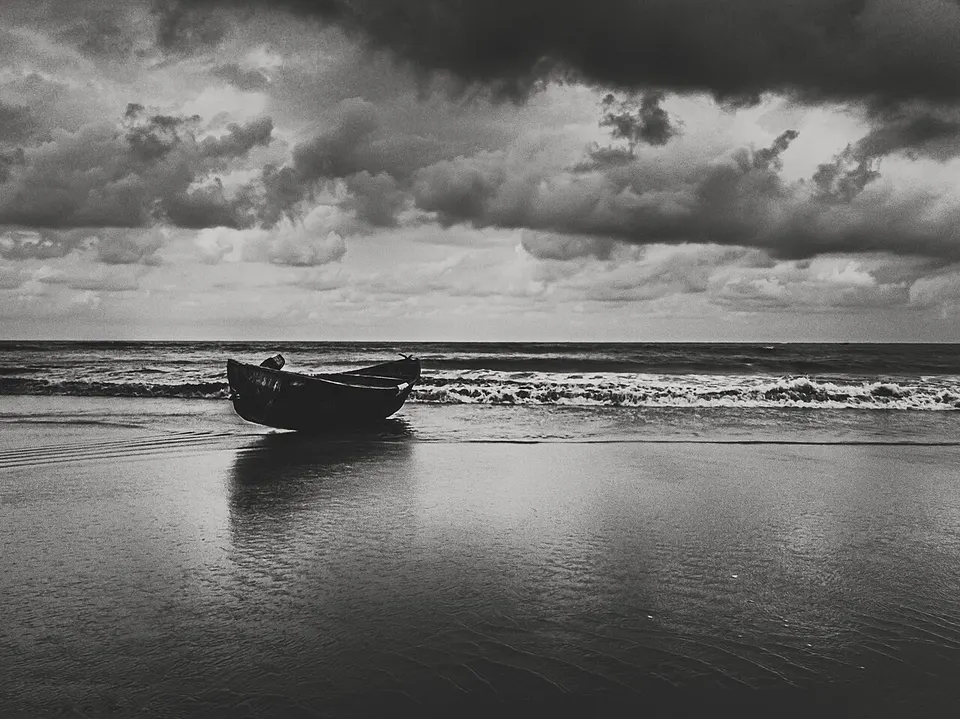 Boat on a beach — Akwa Ibom, Nigeria