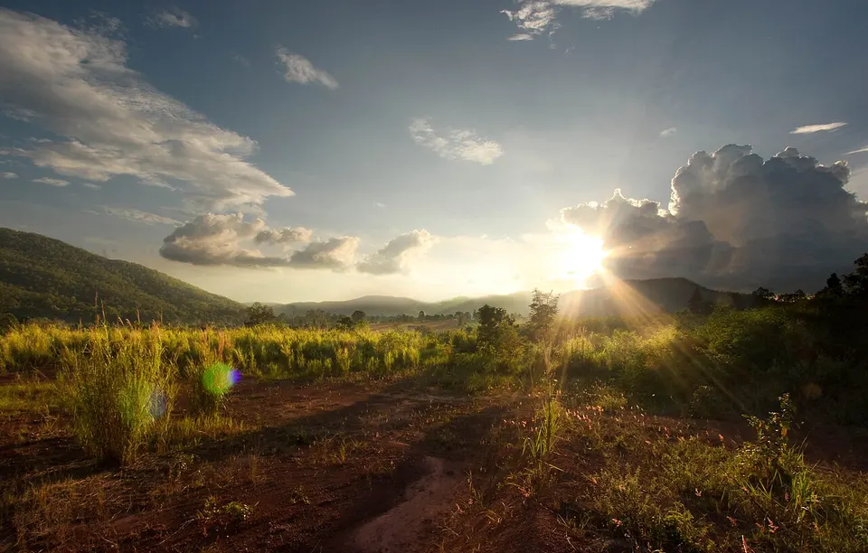 Mountain valley at sunrise — Lamphun Province, Thailand