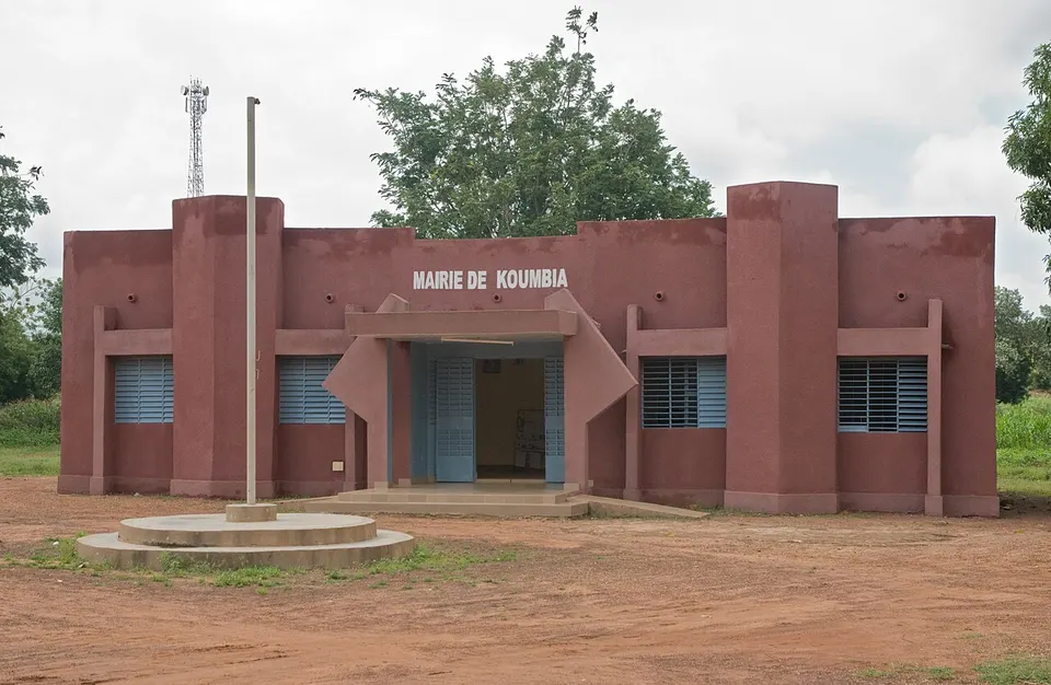 2017.08-456-144ap architecture town hall@Koumbia(Tuy Prv.,Hauts-Bassins Rgn),BF thu10aug2017-0948h — Hauts-Bassins, Burkina Faso