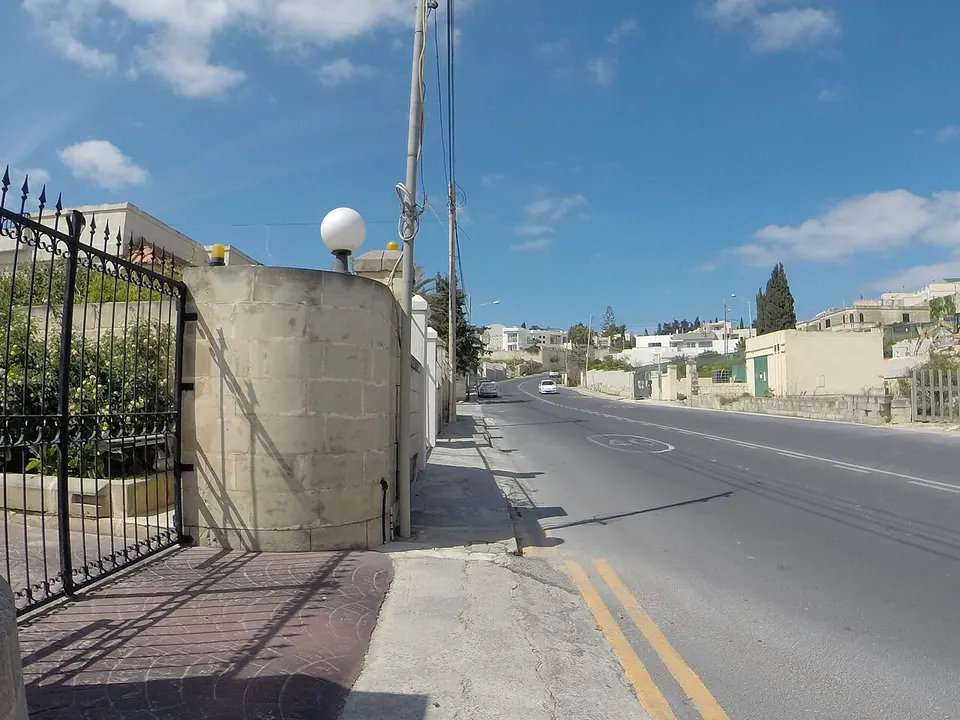 Triq Il-Wied, L-Iklin, Malta - panoramio (3) — Iklin, Malta