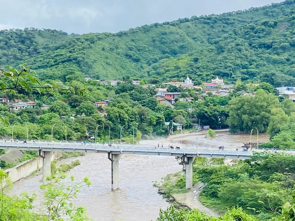 Coco River above Telpaneca during the rainy season — Madriz, Nicaragua