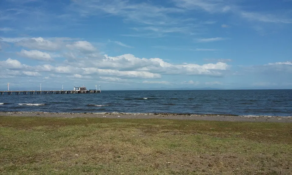 Lakeshore and open grassland — Granada, Nicaragua