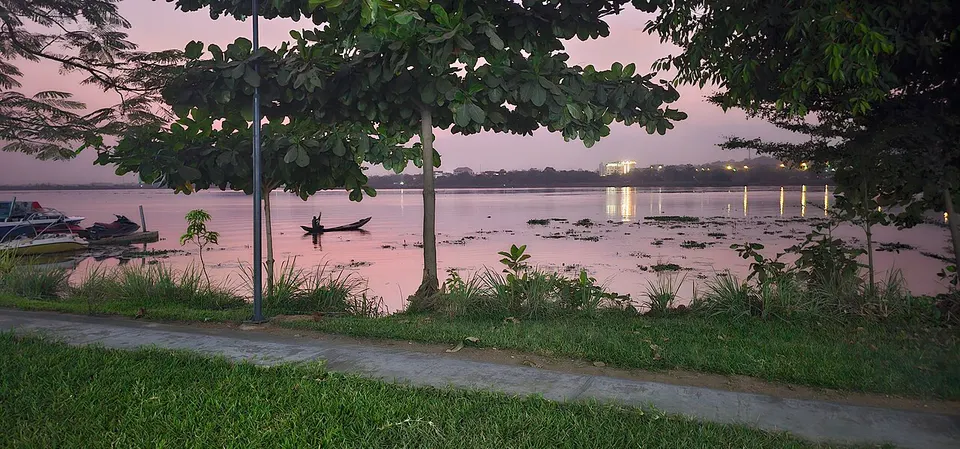 Waterfront at sunset — Abuja Federal Capital Territory, Nigeria