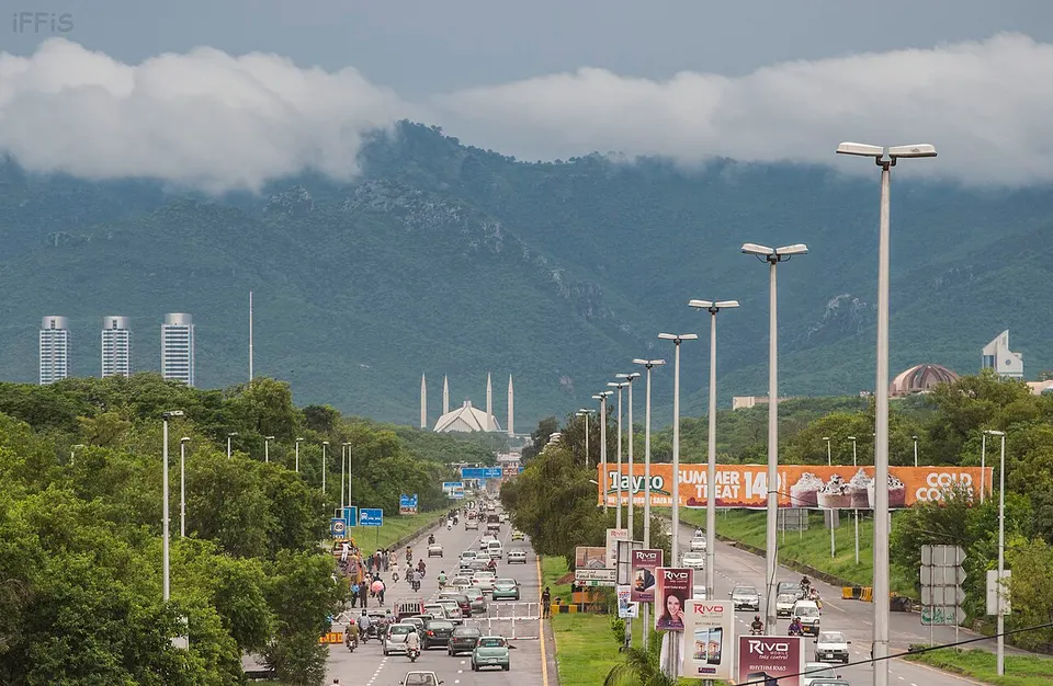 Faisal Mosque and Margalla Hills — Islamabad Capital Territory, Pakistan