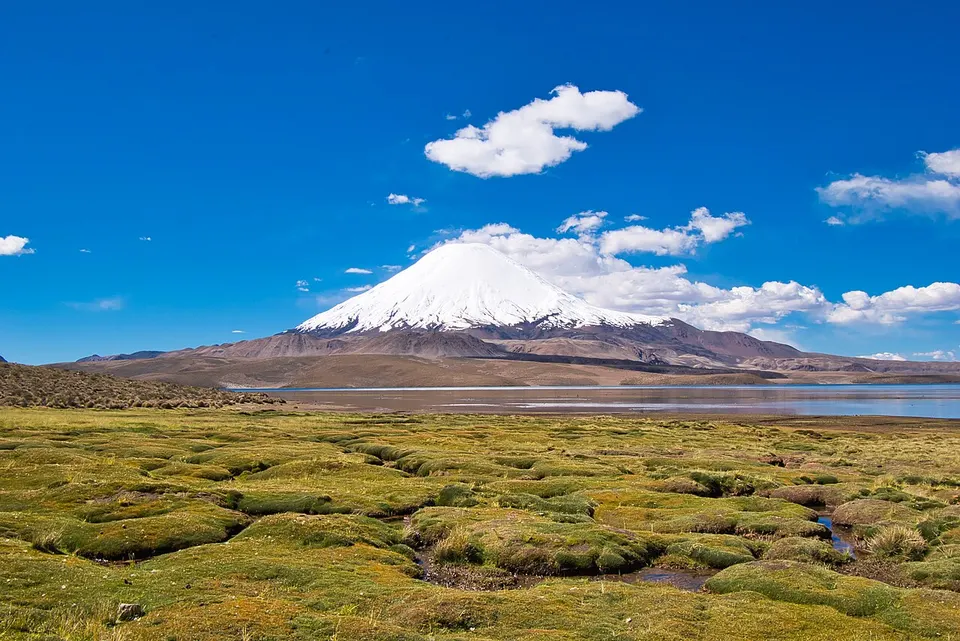 Parinacota volcano above Lake Chungará — Región de Arica y Parinacota, Chile