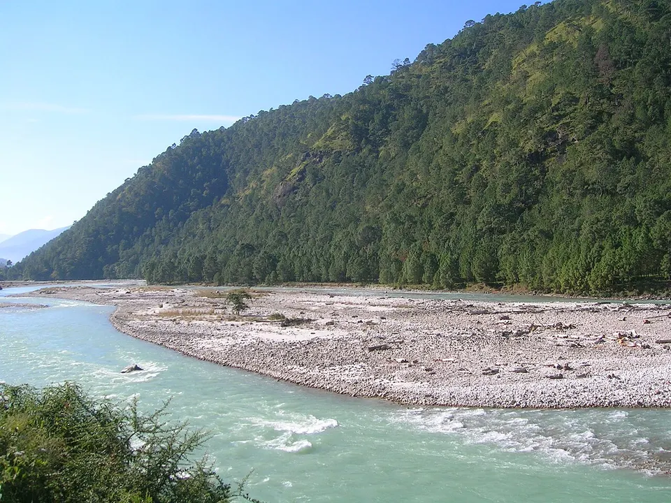 River and wooded mountain valley — Punakha, Bhutan