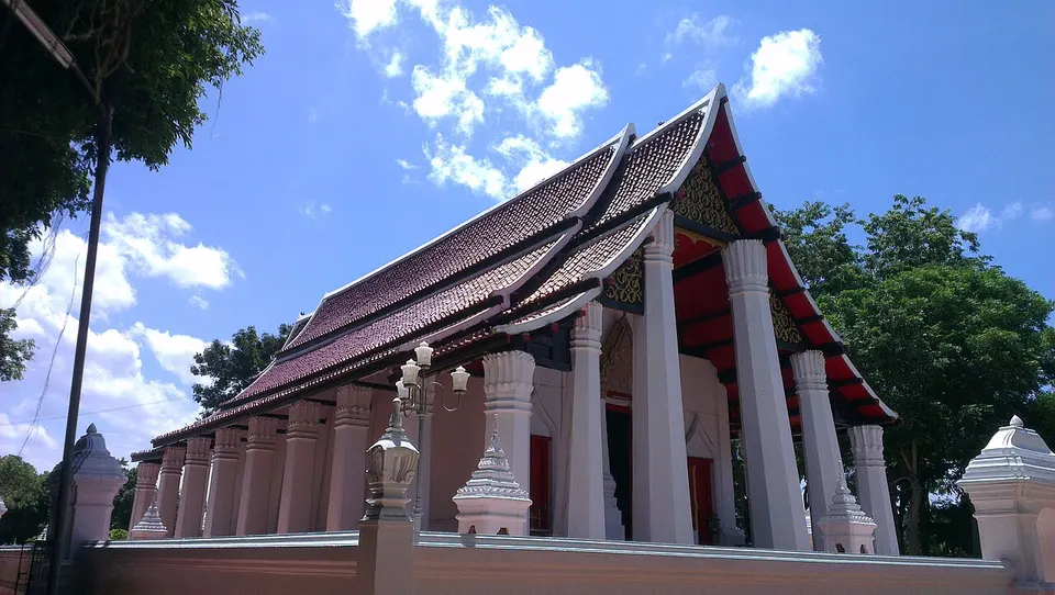 IMAG1168 01 — Ang Thong Province, Thailand