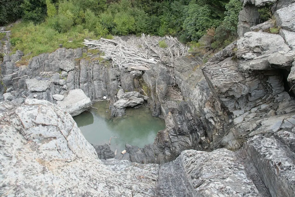 Stilling pool formed by the out flow from the weir - panoramio — Marlborough Region, New Zealand
