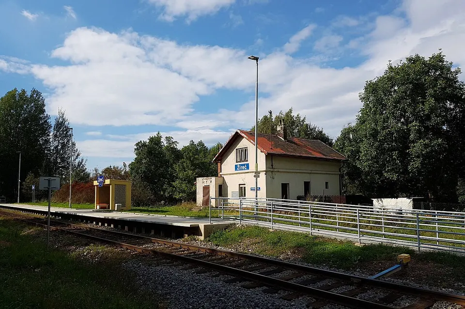 Železniční zastávka Žireč — Královéhradecký kraj, Czechia