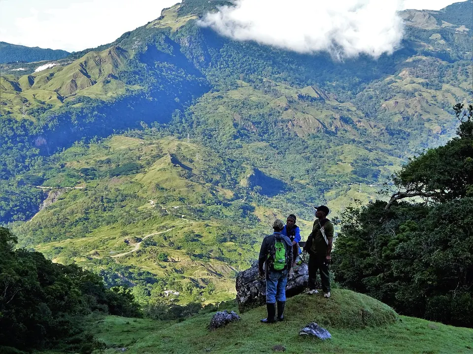 Mountain valley and wooded hills — Bobonaro, Timor Leste